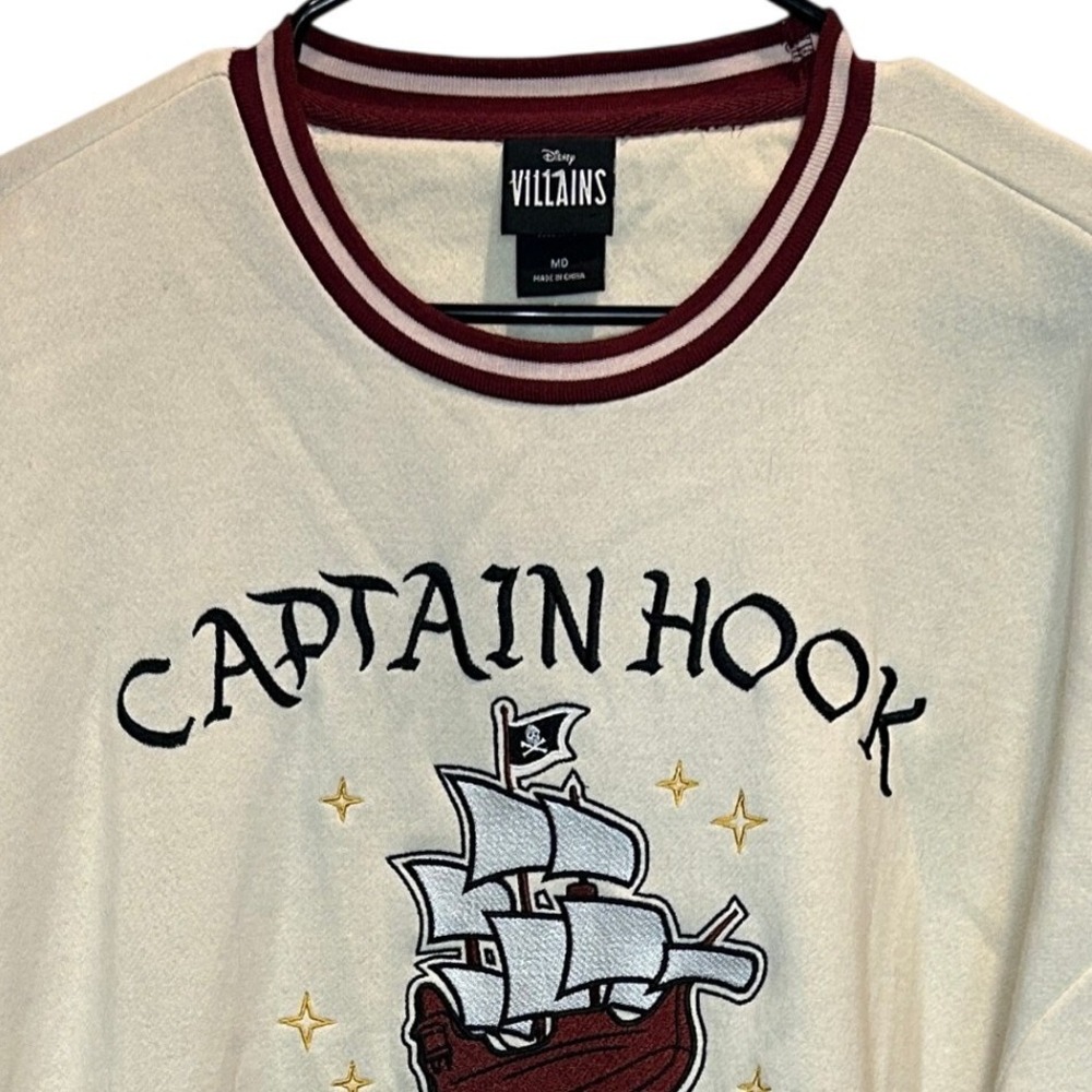 Disney Villains Captain Hook Sweatshirt Medium Men's Cream Burgundy Embroidered